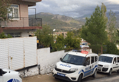 Evde iki arkadaşın cesedi bulundu