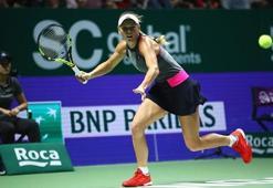 Wozniacki, Simona Halep'i devirdi