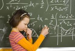 Matematikte kızlar liseye kadar önde