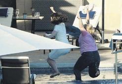 Anne Hathaway ve Rebel Wilson şaşırttı!