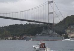 Rus savaş gemisi boğazdan geçti