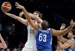 Anadolu Efes 4'te 3 yaptı