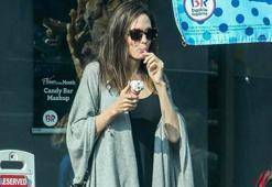 Angelina Jolie'nin dondurma keyfi!