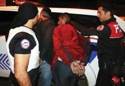Torbacıyı gözaltına almak isteyen polise saldırı!
