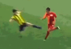 Hakem Onur Mert düdük astı!