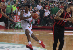 Eskişehir Basket zirveye göz kırptı