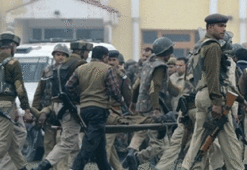 Hindistan'da askeri polise bombalı saldırı!