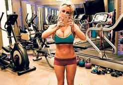Britney Spears’den kas şov!