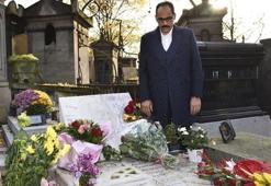 Cumhurbaşkanlığı Sözcüsü Kalın, Ahmet Kaya'nın mezarını ziyaret etti