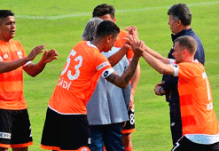 Gol düellosu Adanaspor'un!
