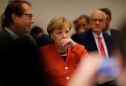 Merkel'den erken seçim açıklaması