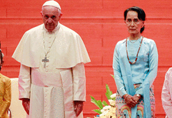 Papa Myanmar'a gitti