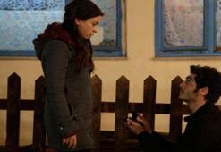 Bizim Hikaye 12. yeni bölümde Barış'tan Filiz'e evlilik teklifi!