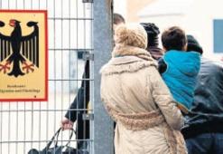 Her ay en az 1000 Türk iltica başvurusu yapıyor