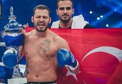 'Avatar' Atakan tek yumrukla devirdi