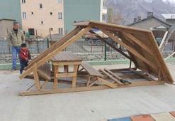 Hakkari'de yeni kurulan parklara saldırı