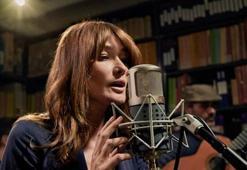 Carla Bruni, İstanbul’da hayranlarıyla buluşuyor!