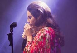 Lana Del Rey'den duygulandıran paylaşım!