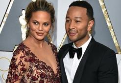 Chrissy Teigen: Hamileliği seviyorum ama...