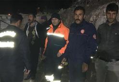 Ahır çöktü: 74 hayvan telef oldu