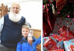 Hüseyin dede kendisini Noel Baba sanan çocuğa 4 yıldır hediye götürüyor