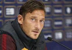 Totti bombaladı! Transfer eleştirisi...
