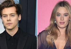 Camille Rowe aileye girdi!