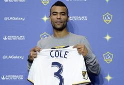 Los Angeles Galaxy, Cole'un sözleşmesini uzattı