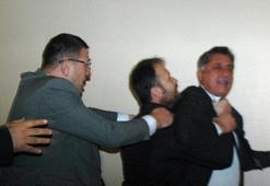 CHP kongresinde ortalık karıştı!