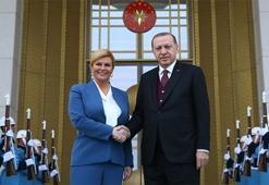 Cumhurbaşkanı Erdoğan Hırvat mevkidaşını törenle karşıladı