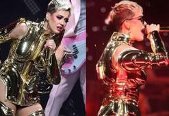 Katy Perry nefes kesti! Metalik...