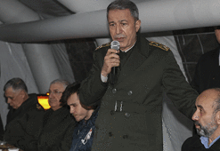Org. Akar şehit evinde açıklamarda bulundu