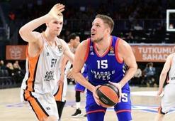 Anadolu Efes, Valencia'yı farklı geçti