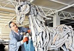 ‘Ağaç at’ını 125 bin liraya satıyor