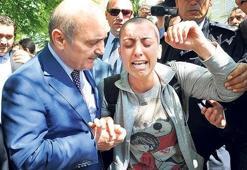 Kapımızı çalmadılar heykelini dikiyorlar
