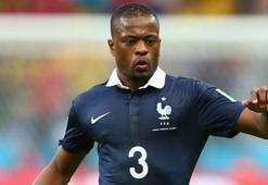 Patrice Evra Premier Lig yolcusu