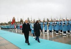 Cumhurbaşkanı Erdoğan, Barrow'u resmi törenle karşıladı