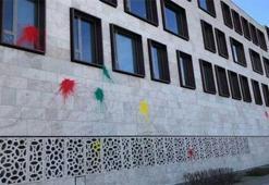Almanya'da Türk Büyükelçiliği'ne çirkin saldırı