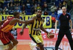 Fenerbahçe Galatasaray'ı 20 sayı farkla geçti