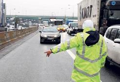 Tüm şeritlerde ‘çakar’lı işgal