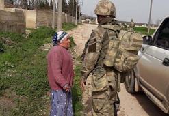 Suriyeli kadın, Türk askerini görünce sevinçten ağladı