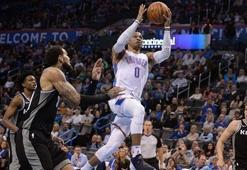 Westbrook 99. kez triple-double yaptı