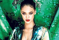 Rihanna’dan 800 milyonluk darbe!