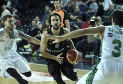 Darüşşafaka evinde zorlanmadı