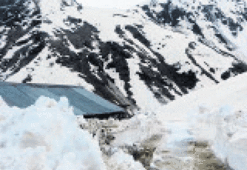 6 aydır 5 köyün yolu kapalıydı!