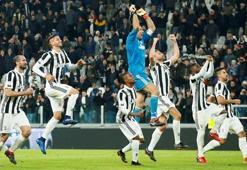 Lider Juventus, Hakanlı Milan'ı farklı yendi