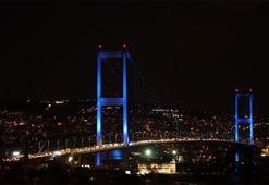 İstanbul maviye büründü