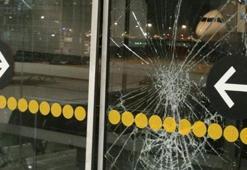 Rus yolcu, uçağı kaçırınca kapıyı kırdı