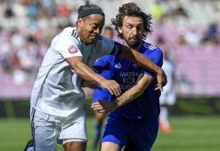 Figo, Ronaldinho'yu yendi