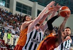 Galatasaray deplasmanda kayıp!